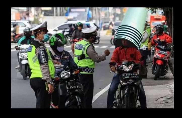 Hazure Skill “Gacha” de Tsuihō sa Reta Ore wa, Wagamama Osananajimi o Zetsuen Shi Kakusei Suru ~ Ban’nō Cheat Skill o Getto Shite, Mezase Rakuraku Saikyō Slow Life!~ Chapter 06.1 Gambar 13